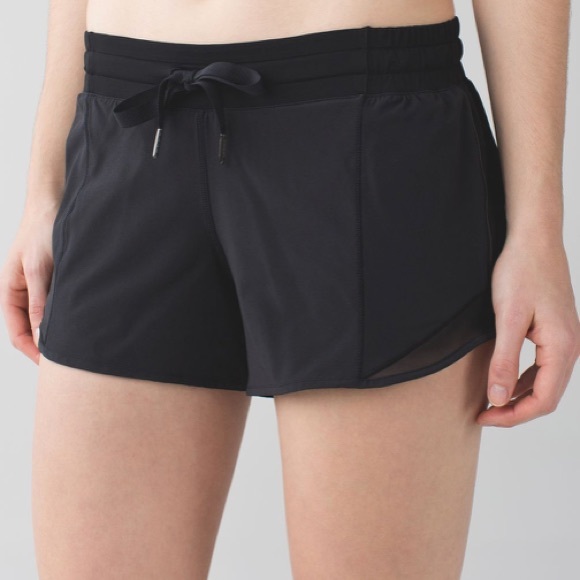 lululemon hotty hot shorts size 8